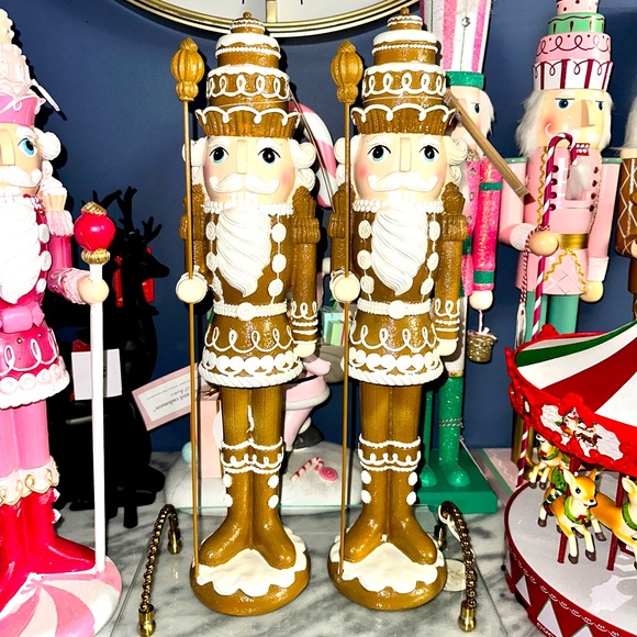 Holiday Christmas gingerbread nutcracker set of 2 - Picture 1 of 4